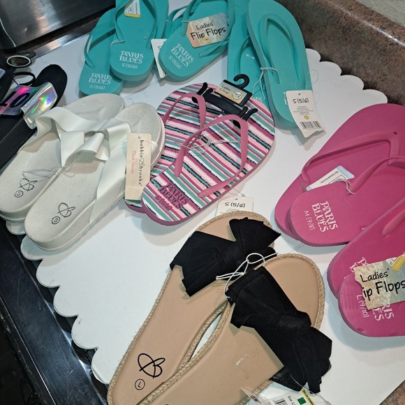 NWT- 9 Pairs of Ladies Flip-Flops & Sandals 5/6-7/8-9/10 - Picture 4 of 4